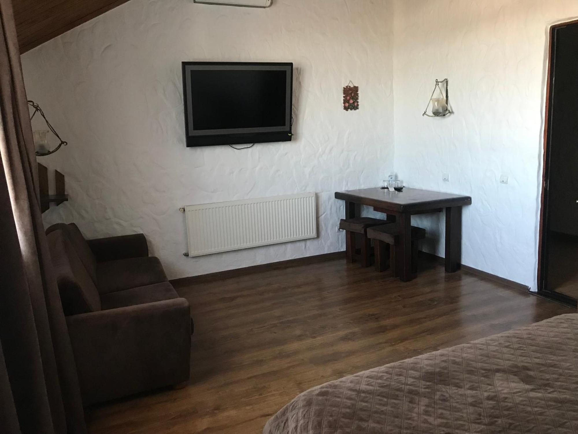 Complex Khutor Ξενοδοχείο Velyka Omelyana Εξωτερικό φωτογραφία